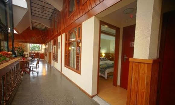 Guida Residenza Pousada กังโปสดูจอร์เดา ภายนอก รูปภาพ